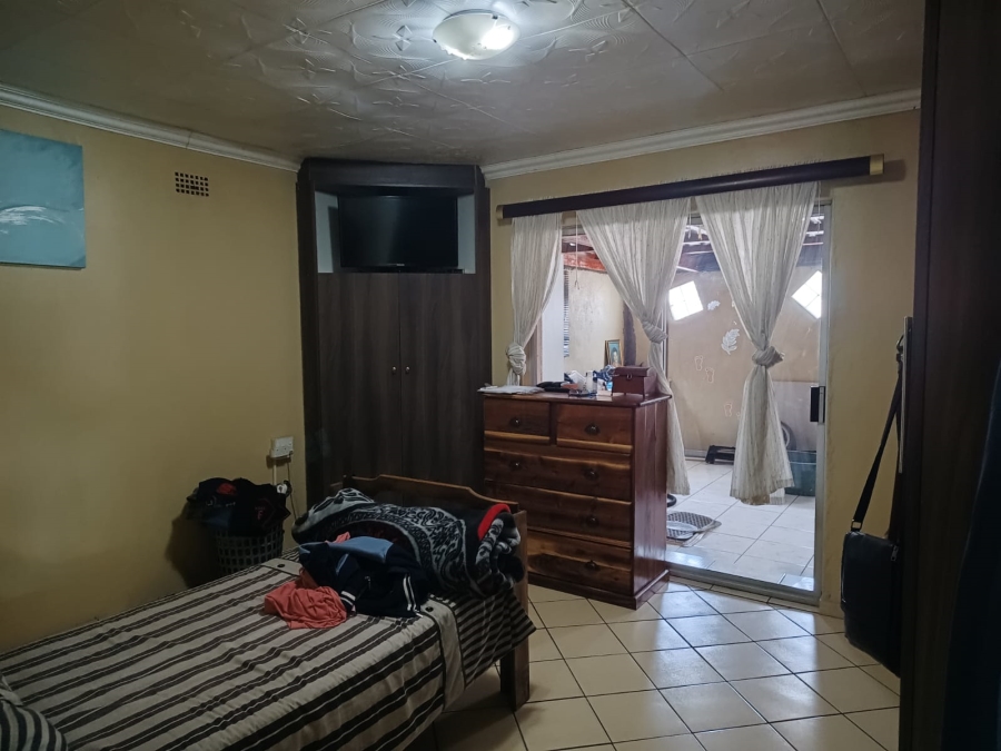 4 Bedroom Property for Sale in Park Village Western Cape